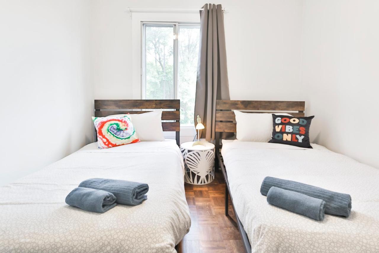 Free Parking And Central Location Montreal Ngoại thất bức ảnh