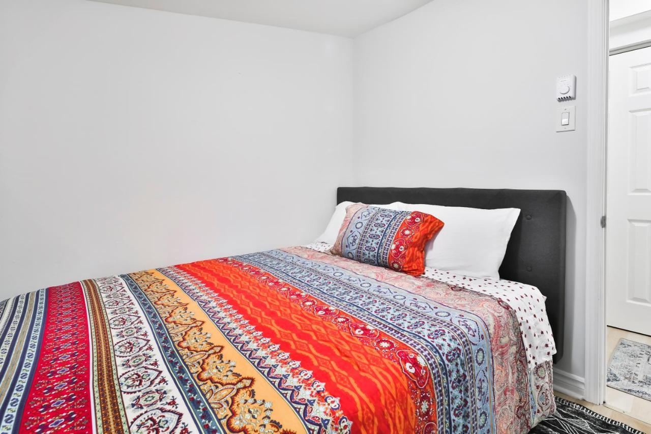 Free Parking And Central Location Montreal Ngoại thất bức ảnh