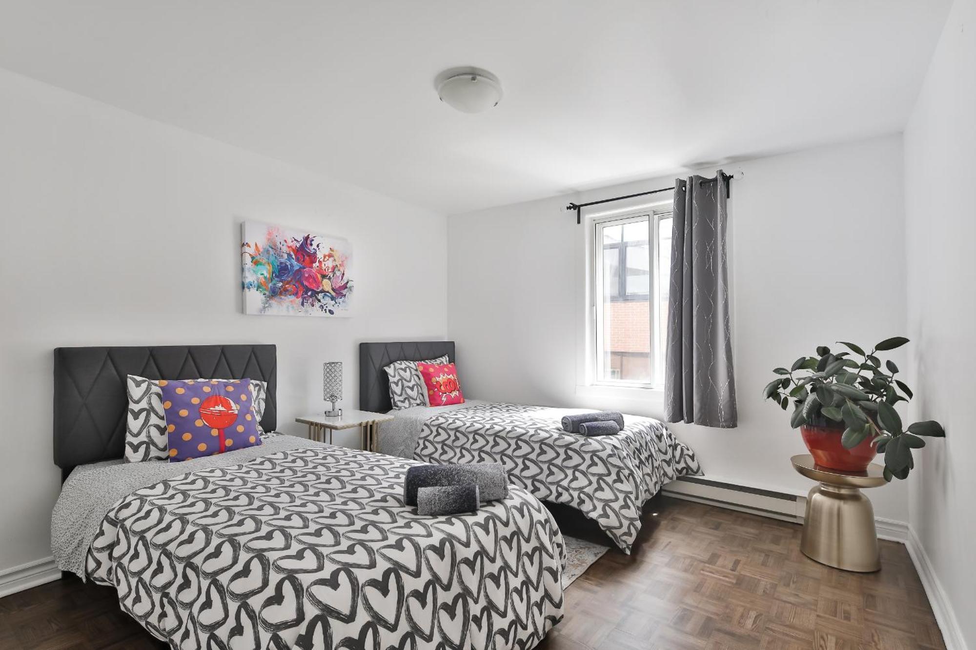Free Parking And Central Location Montreal Ngoại thất bức ảnh