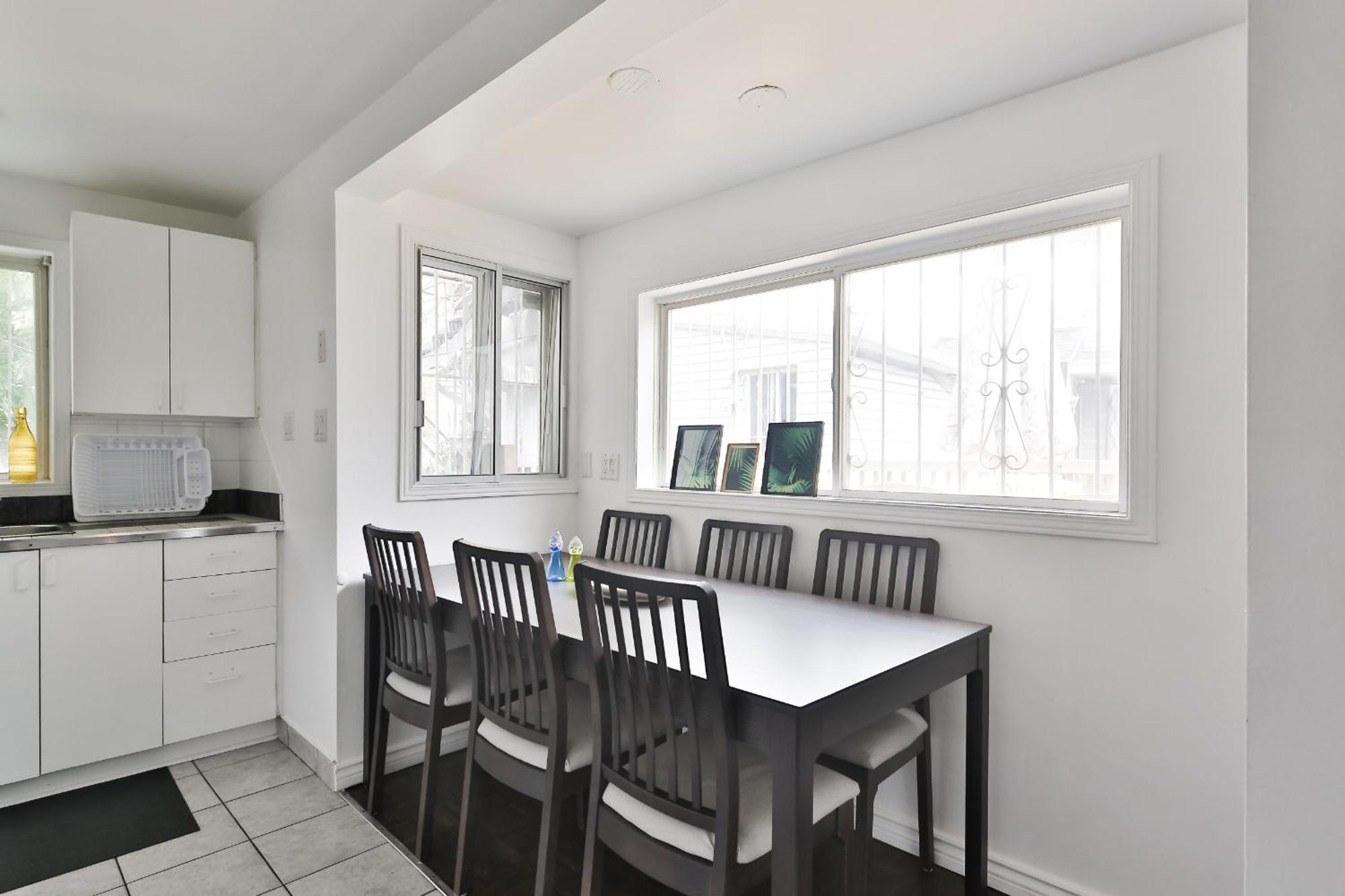Free Parking And Central Location Montreal Ngoại thất bức ảnh